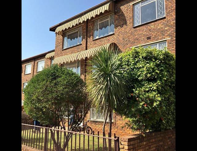 2 BEDROOM APARTMENT FOR SALE IN BERTON PARK